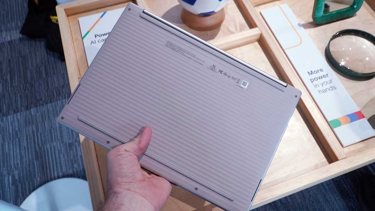 Lenovo Chromebook plus 14 2025 Bottom