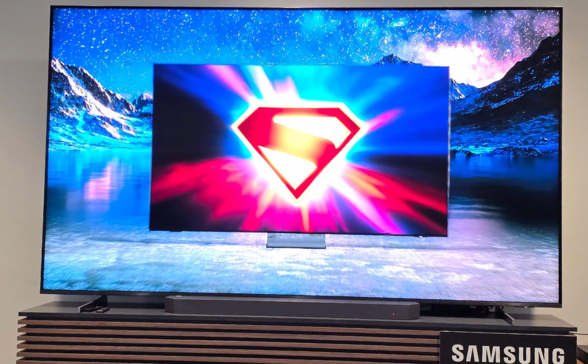 Samsung étend sa ligne de télévision Super-Big avec un téléviseur NEO QLED 4K de 115 pouces