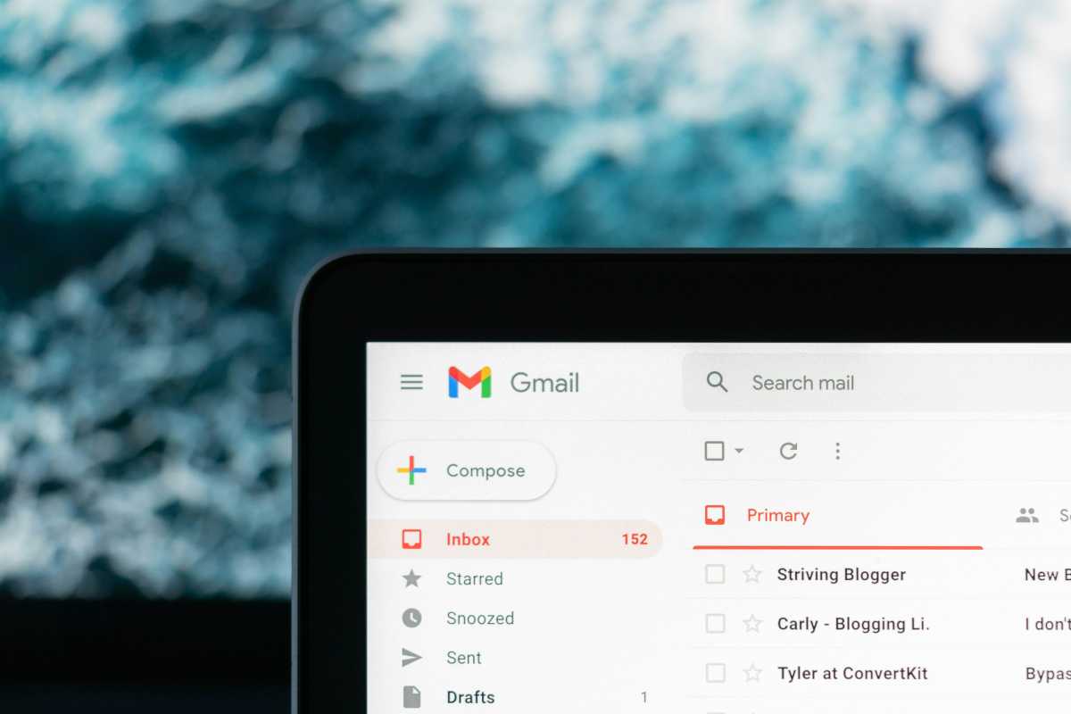 Gmail de réception sur un ordinateur portable
