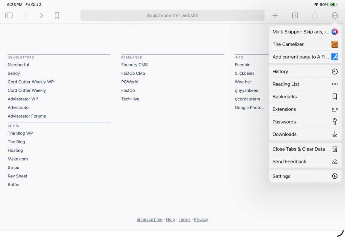 Navigateur Orion sur iPad, avec une nouvelle page à onglet personnalisée et des extensions affichées dans un menu de barre latérale.