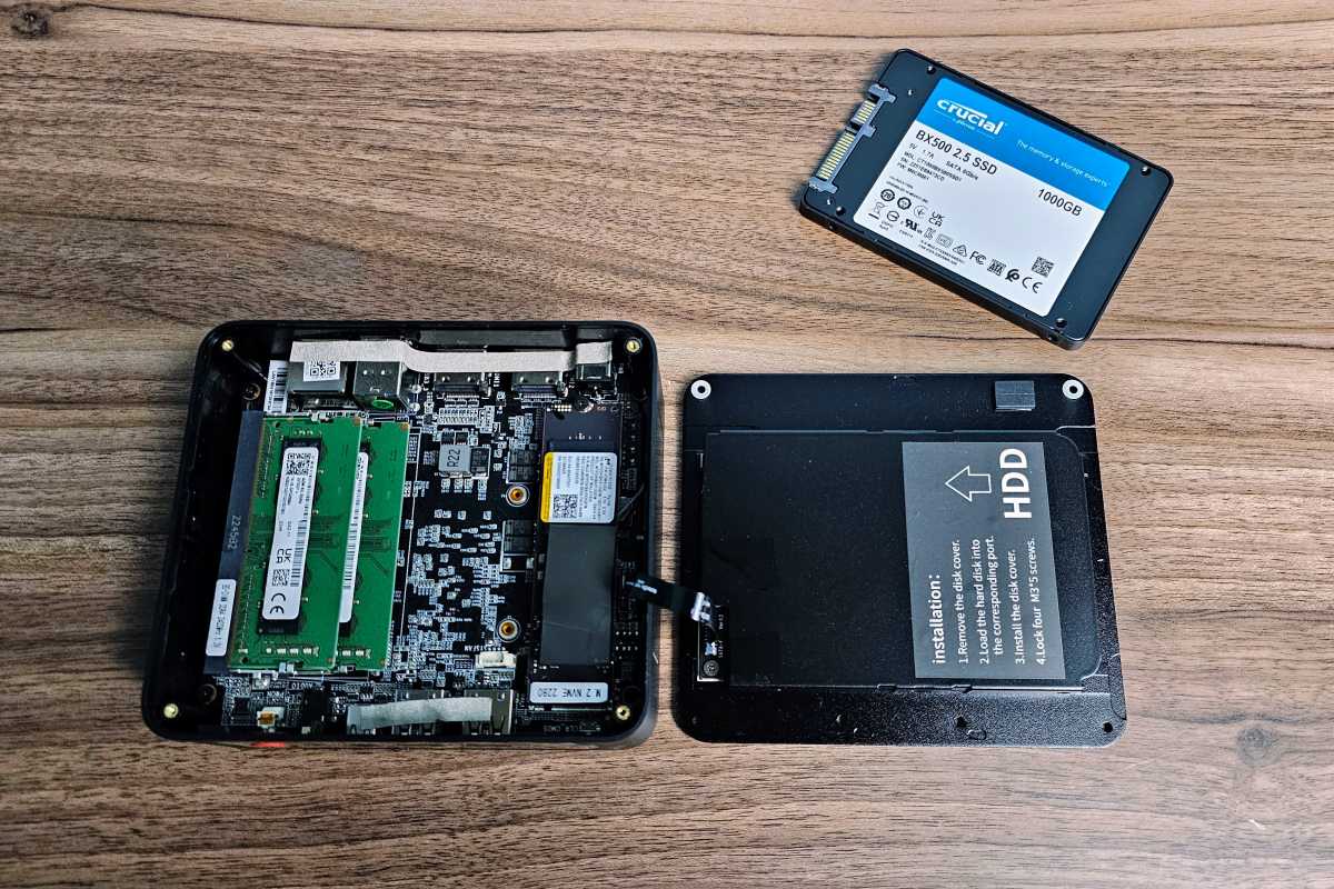 Composants internes Beelink SER5, avec un emplacement pour un disque SSD de 2,5 pouces.