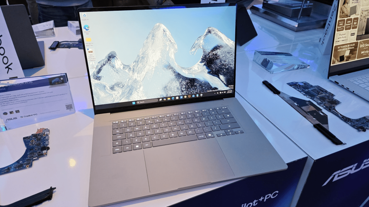 Ordinateur portable Asus Zenbook A14, côté gauche 