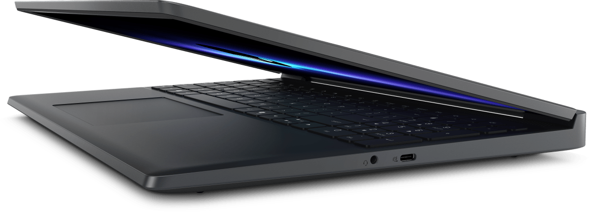 Alienware 15 Vue latérale droite 2