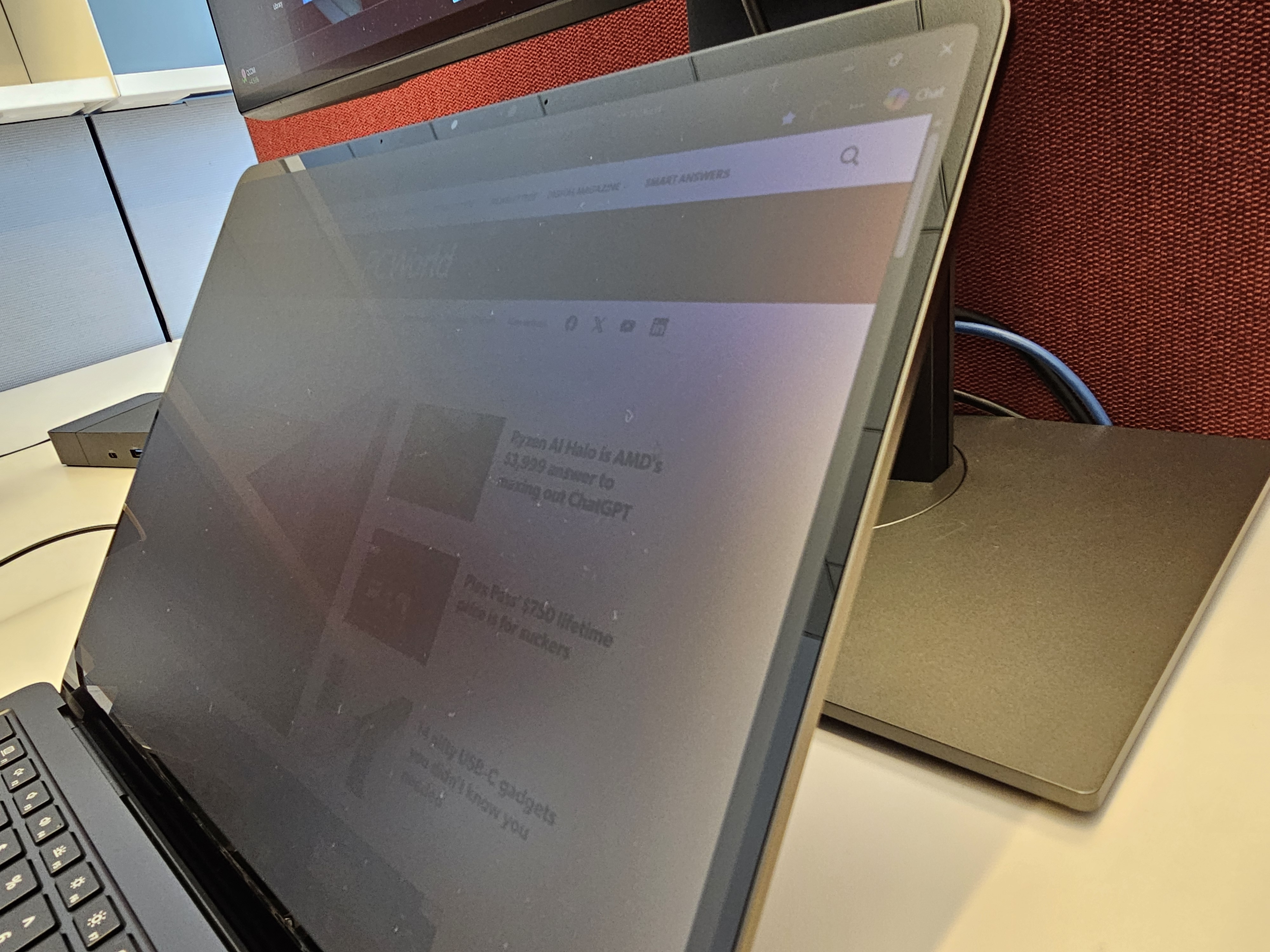 Écran de confidentialité Surface Laptop 8 sur le côté