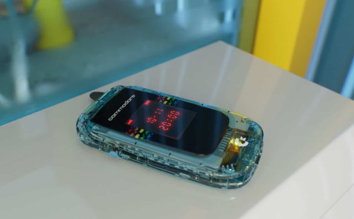 Le Commodore revient au matériel mobile avec Sailfish OS 10 de Jolla Le Commodore revient au matériel mobile avec le système d'exploitation Sailfish de Jolla