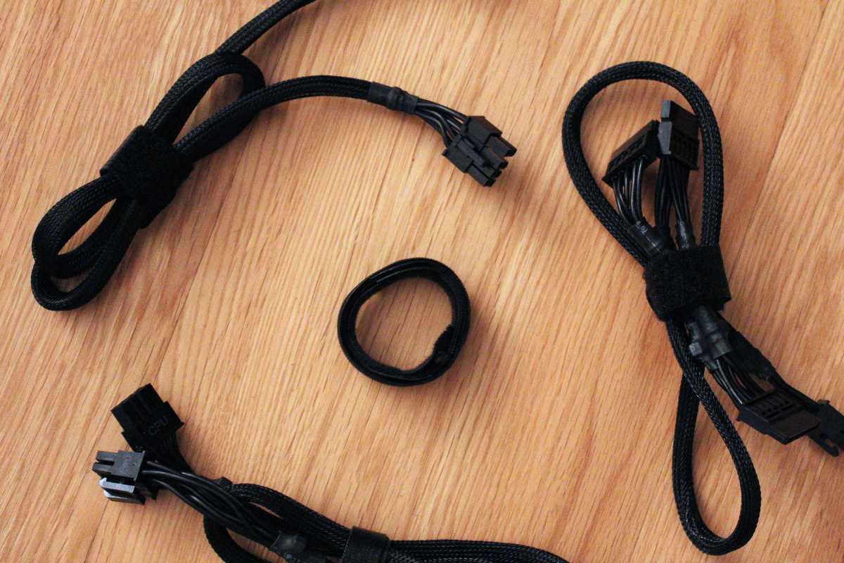 Attaches Velcro avec câbles attachés par Velcro