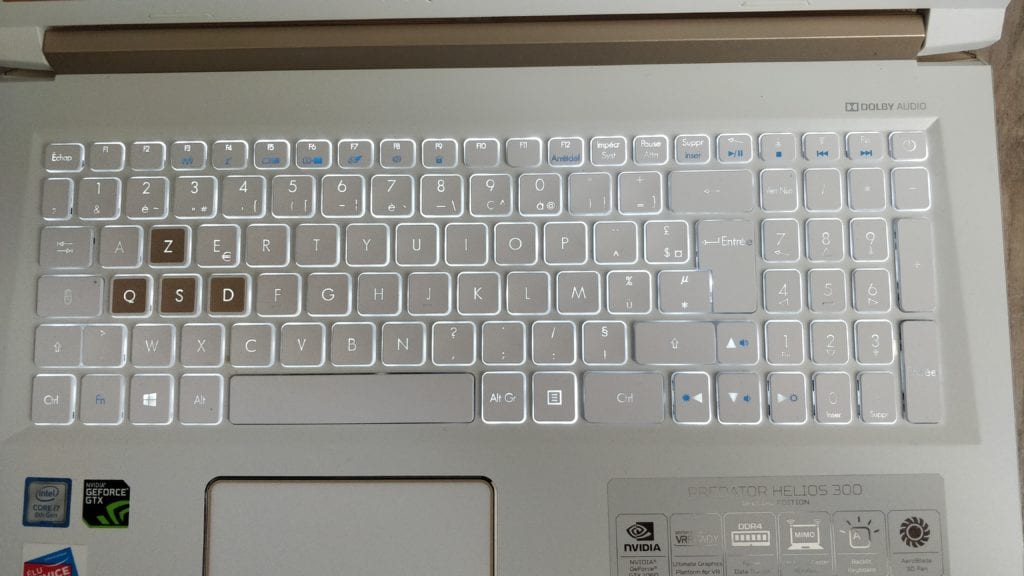 Vue du clavier du Acer Helios 300 Special Edition