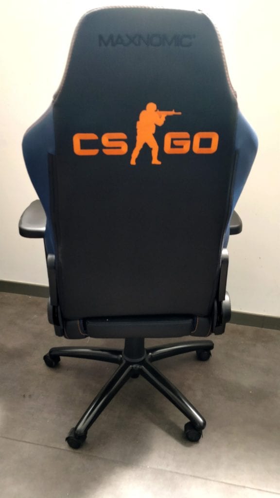 Vue d'un fauteuil Needforseat aux couleurs de CS GO