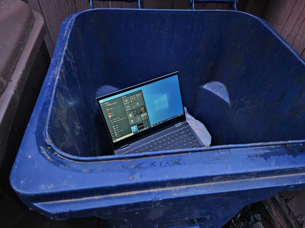 Windows 10 PC in the trash