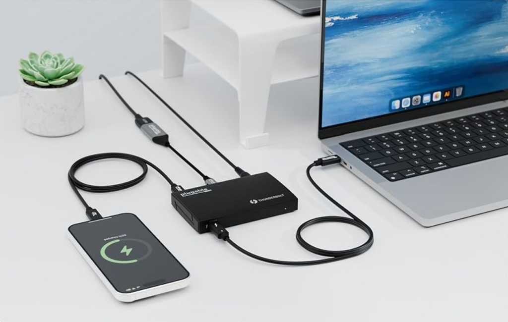 Plugable Thunderbolt 4 3-in-1 dock