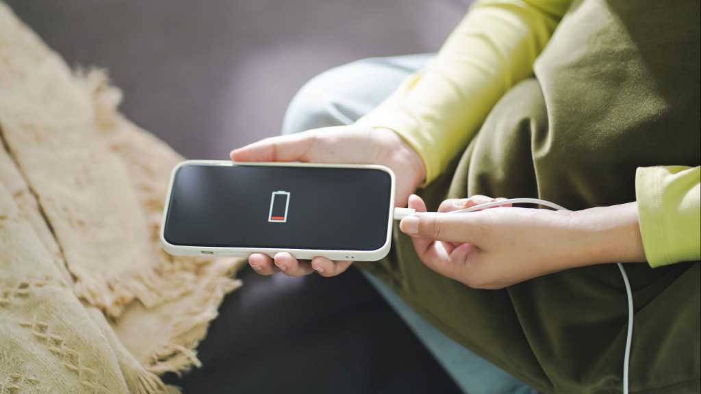 iPhone und Ladekabel