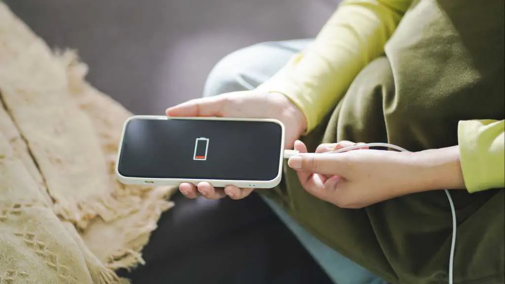 iPhone und Ladekabel