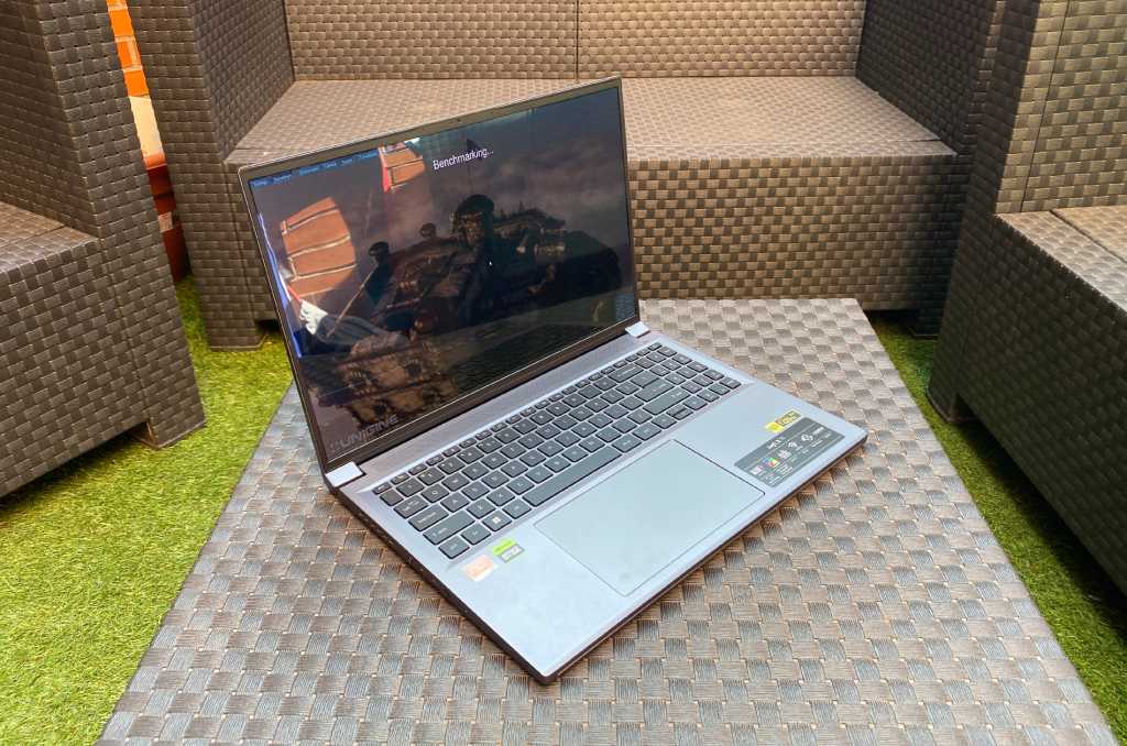 Acer Swift X 16 diseño