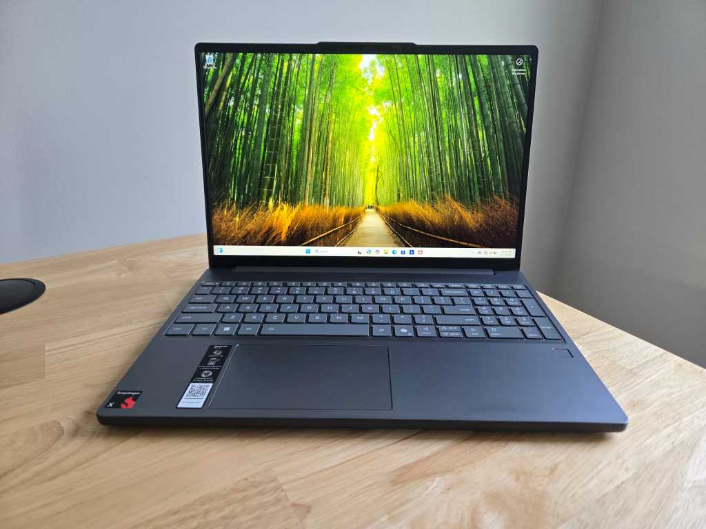 Lenovo IdeaPad Slim 3x head on