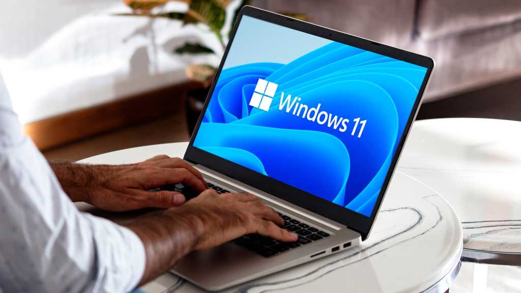 Windows 11 Startbildschirm auf Laptop Windows 11 Logo
