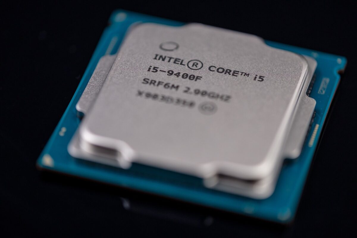 Processeur Intel Core i7-7700 : caractéristiques et prix du CPU 3,6 GHz